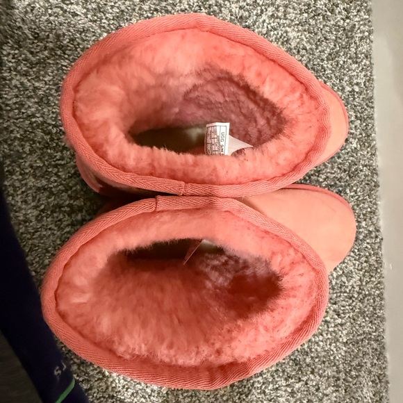 UGG classic short II women's leather boots in pink blossom colorway, size 7 - Picture 7 of 13